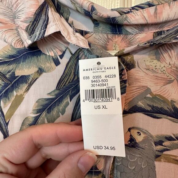 NWT American Eagle Women’s Cropped Hawaiian Button-Down Shirt Size XL Tropical - Picture 4 of 9